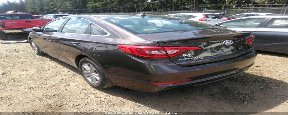 5NPE24AF0FH196429 2015 HYUNDAI SONATA photo no. 3