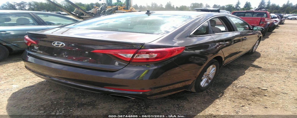 5NPE24AF0FH196429 2015 HYUNDAI SONATA photo no. 4