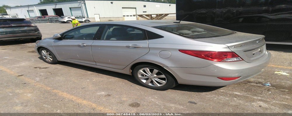 KMHCT4AE2DU311056 2013 HYUNDAI ACCENT photo no. 3