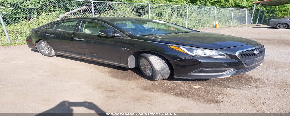KMHE24L37HA067256 2017 HYUNDAI SONATA photo no. 2