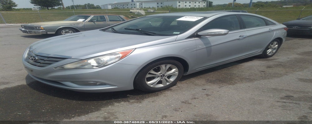 5NPEC4AC6BH087180 2011 HYUNDAI SONATA photo no. 2