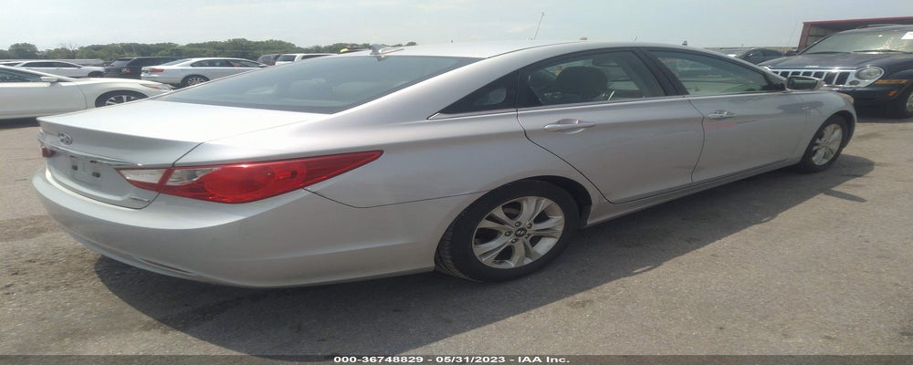5NPEC4AC6BH087180 2011 HYUNDAI SONATA photo no. 4