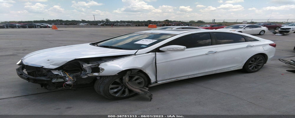5NPEC4AB7BH264889 2011 HYUNDAI SONATA photo no. 2