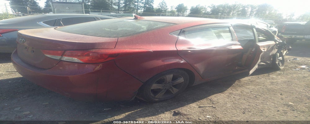KMHDH4AE6DU523240 2013 HYUNDAI ELANTRA photo no. 4