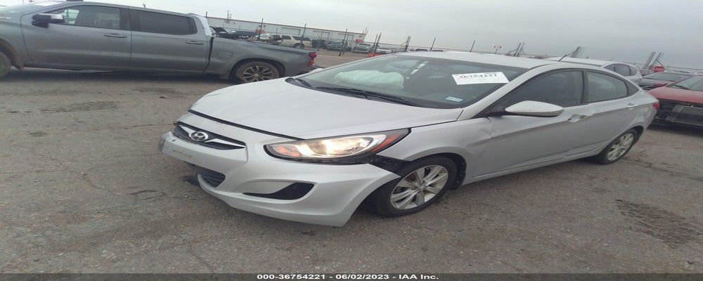 KMHCU4AE4DU353192 2013 HYUNDAI ACCENT photo no. 2
