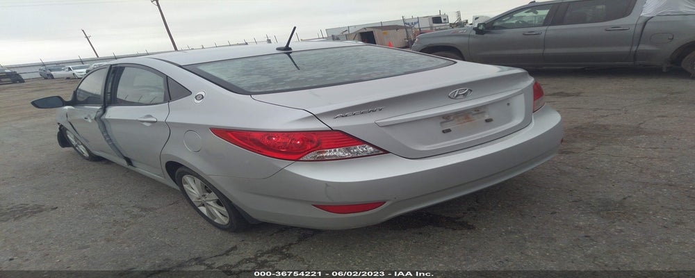 KMHCU4AE4DU353192 2013 HYUNDAI ACCENT photo no. 3