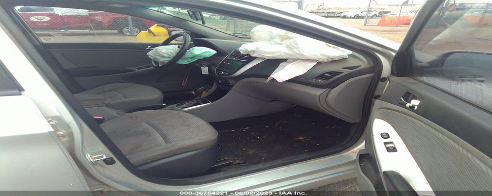 KMHCU4AE4DU353192 2013 HYUNDAI ACCENT photo no. 5
