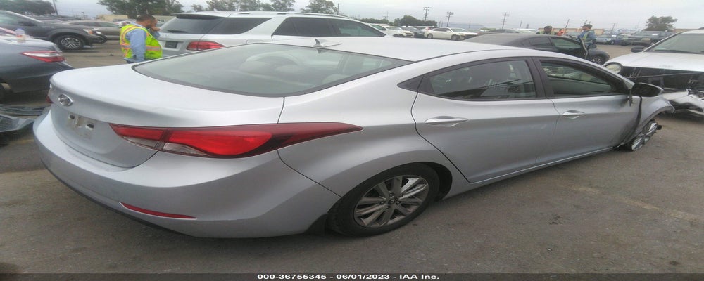 KMHDH4AE0FU303112 2015 HYUNDAI ELANTRA photo no. 4