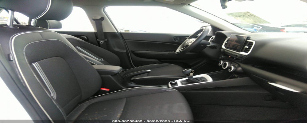 KMHRC8A3XNU177799 2022 HYUNDAI VENUE photo no. 5