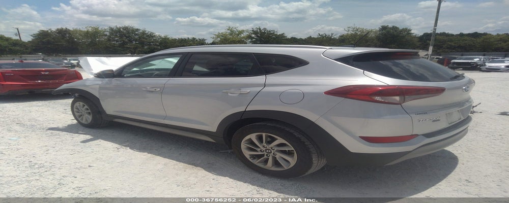 KM8J33A24HU353807 2017 HYUNDAI TUCSON photo no. 3