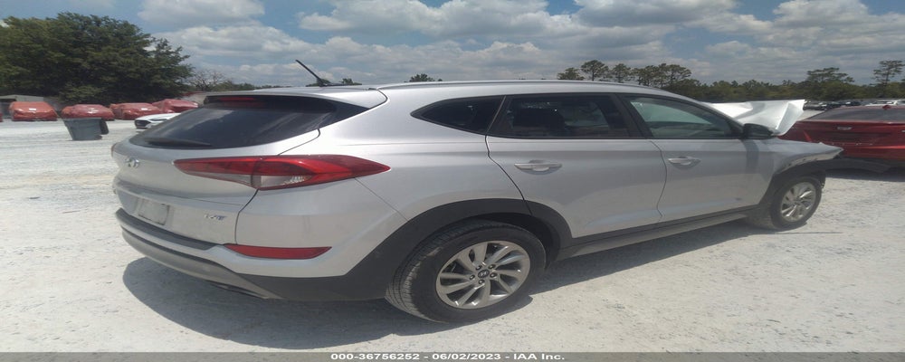 KM8J33A24HU353807 2017 HYUNDAI TUCSON photo no. 4