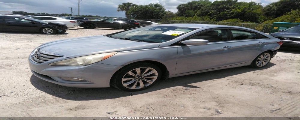 5NPEC4AB2BH219858 2011 HYUNDAI SONATA photo no. 2