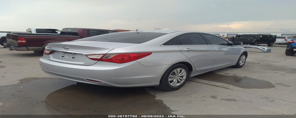 5NPEB4AC7BH226364 2011 HYUNDAI SONATA photo no. 4