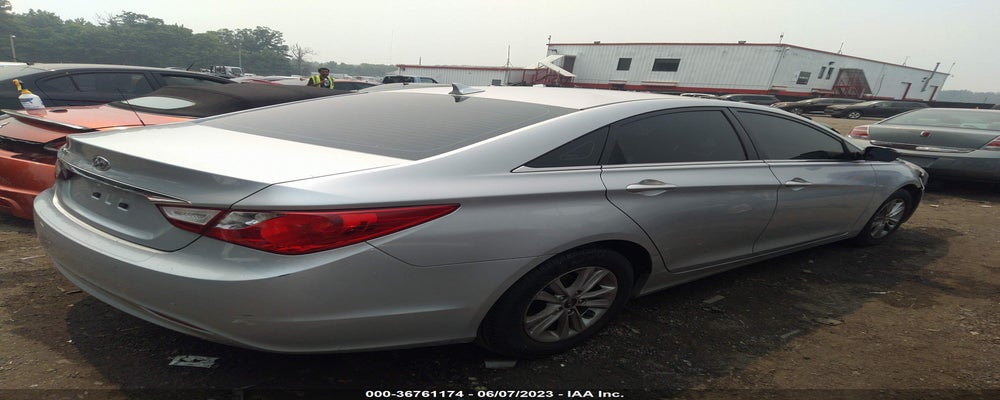5NPEB4AC6BH203917 2011 HYUNDAI SONATA photo no. 4