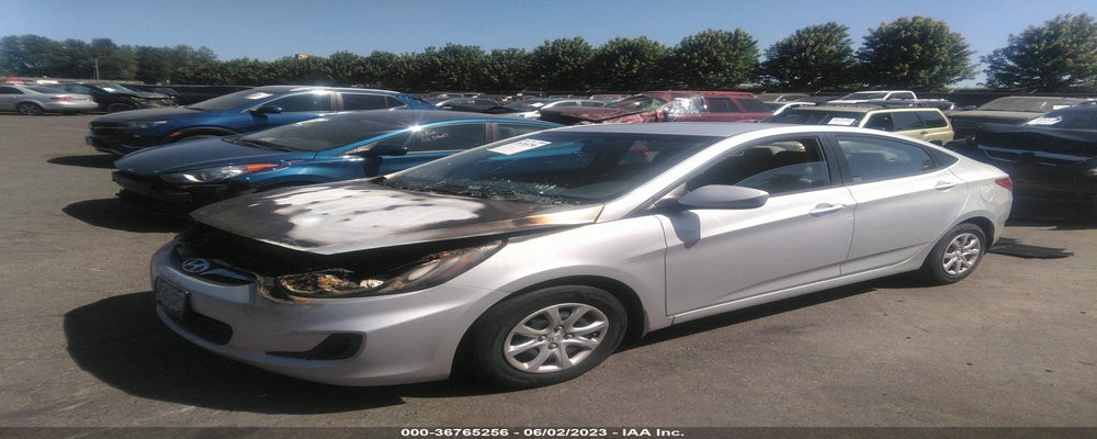 KMHCT4AE2DU577211 2013 HYUNDAI ACCENT photo no. 2