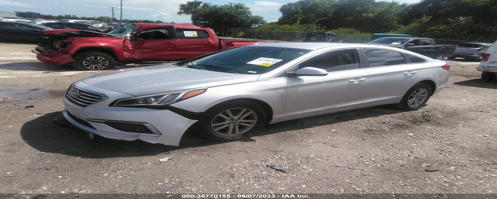 5NPE24AF0HH492618 2017 HYUNDAI SONATA photo no. 2