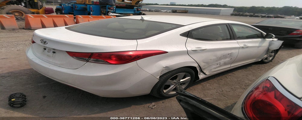 5NPDH4AE9DH353020 2013 HYUNDAI ELANTRA photo no. 4