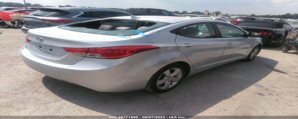 5NPDH4AE6DH184753 2013 HYUNDAI ELANTRA photo no. 4