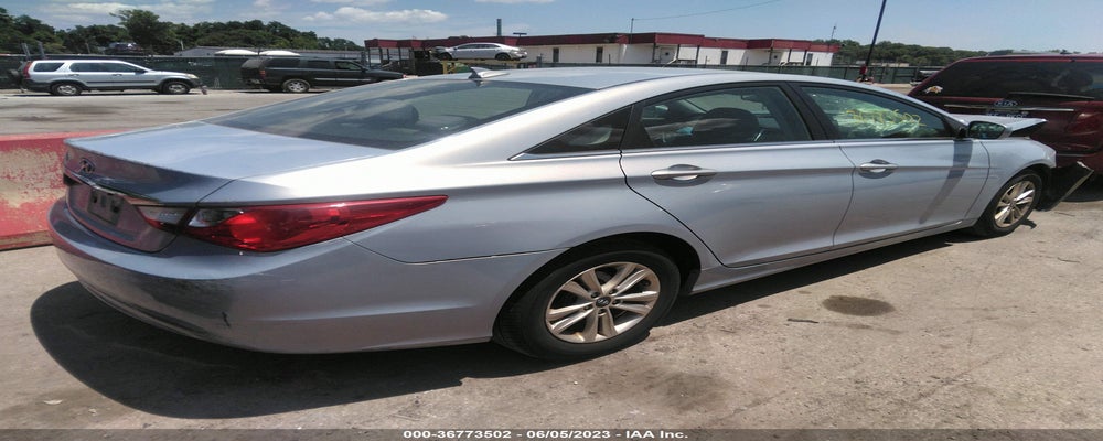5NPEB4ACXCH419268 2012 HYUNDAI SONATA photo no. 4