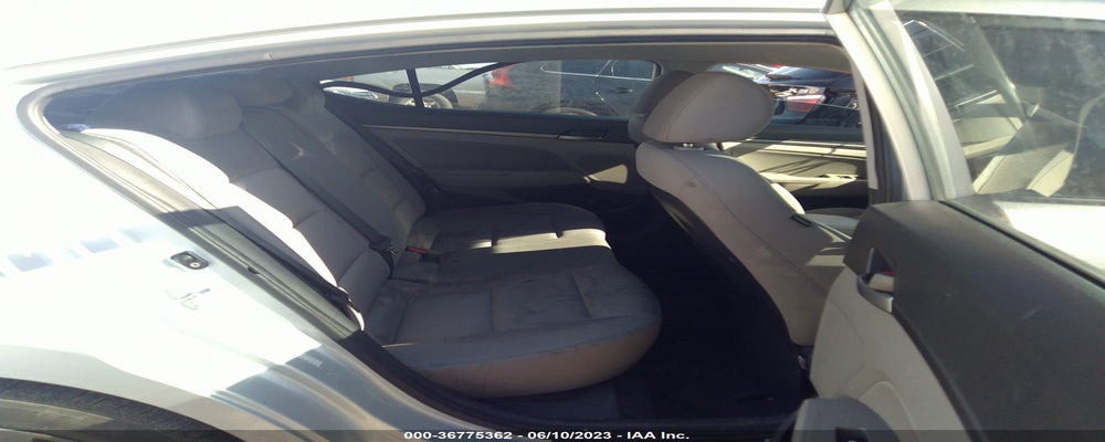 KMHD84LF6HU381354 2017 HYUNDAI ELANTRA photo no. 8