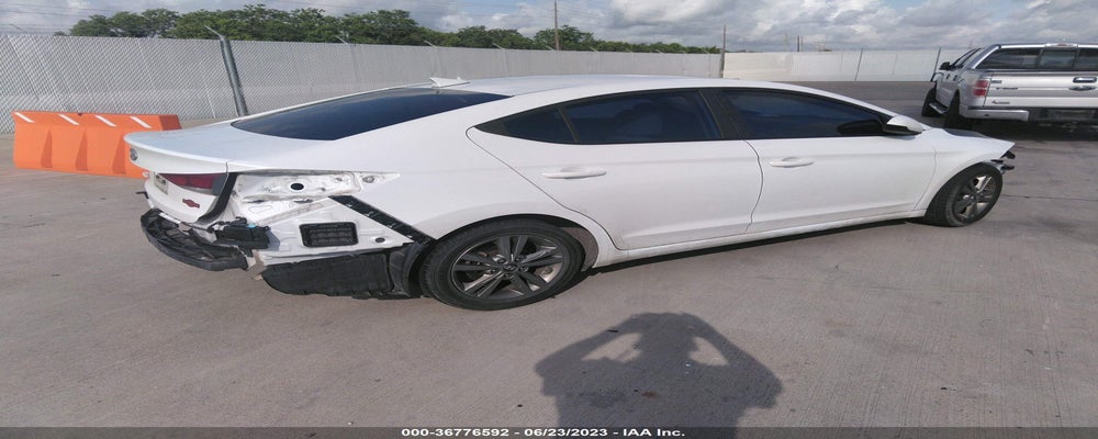 5NPD84LFXJH275591 2018 HYUNDAI ELANTRA photo no. 4