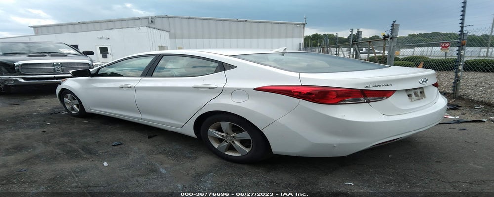 5NPDH4AE6DH320458 2013 HYUNDAI ELANTRA photo no. 3