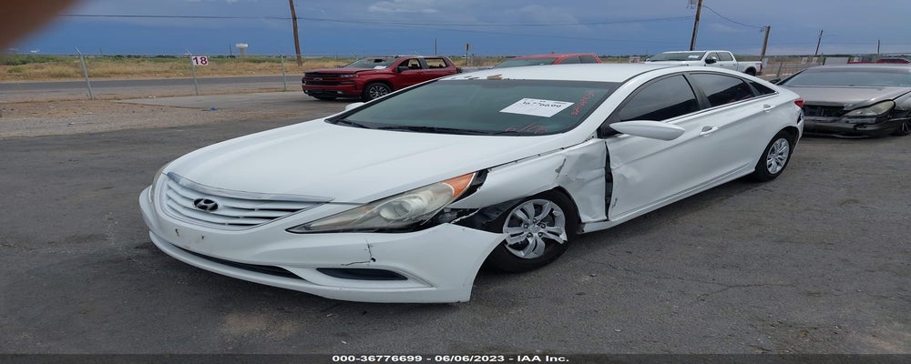 5NPEB4AC1BH003267 2011 HYUNDAI SONATA photo no. 2