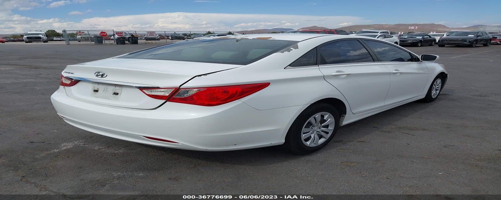 5NPEB4AC1BH003267 2011 HYUNDAI SONATA photo no. 4