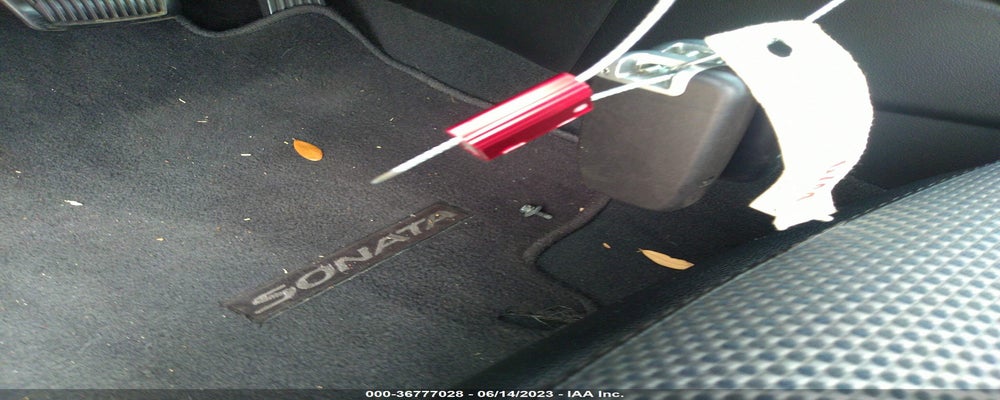 5NPEC4AC1BH067225 2011 HYUNDAI SONATA photo no. 11
