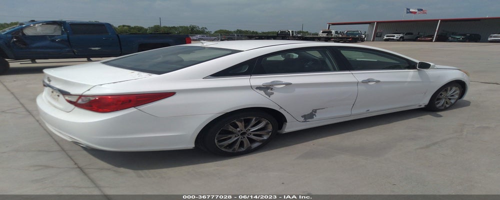 5NPEC4AC1BH067225 2011 HYUNDAI SONATA photo no. 4