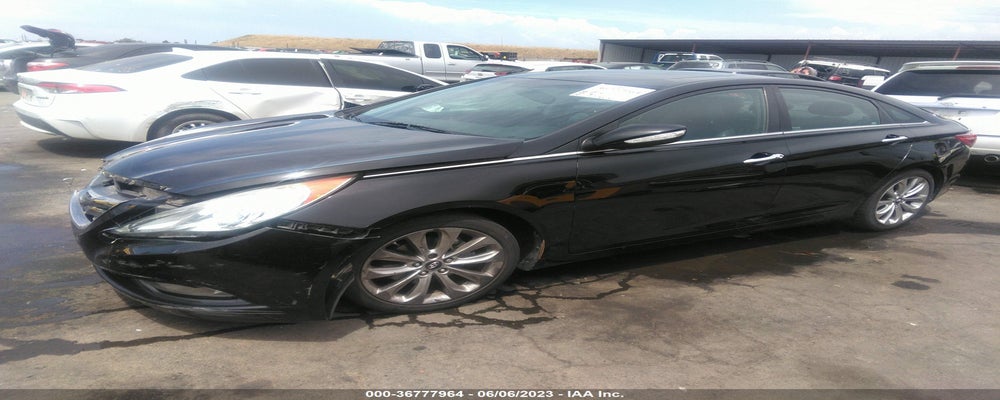 5NPEC4AB2BH212070 2011 HYUNDAI SONATA photo no. 2