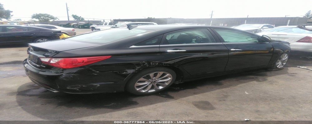 5NPEC4AB2BH212070 2011 HYUNDAI SONATA photo no. 4