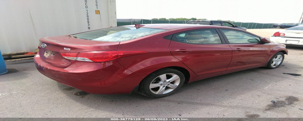 5NPDH4AE4DH328588 2013 HYUNDAI ELANTRA photo no. 4