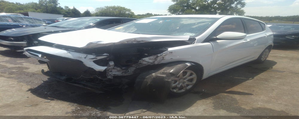 KMHCT5AE7EU187602 2014 HYUNDAI ACCENT photo no. 2