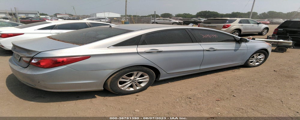 5NPEB4ACXCH406326 2012 HYUNDAI SONATA photo no. 4