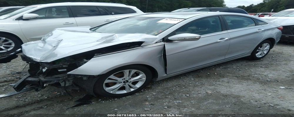 5NPEC4AC8BH024890 2011 HYUNDAI SONATA photo no. 2
