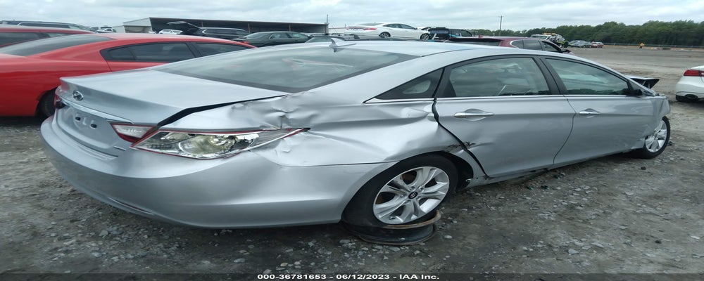5NPEC4AC8BH024890 2011 HYUNDAI SONATA photo no. 4