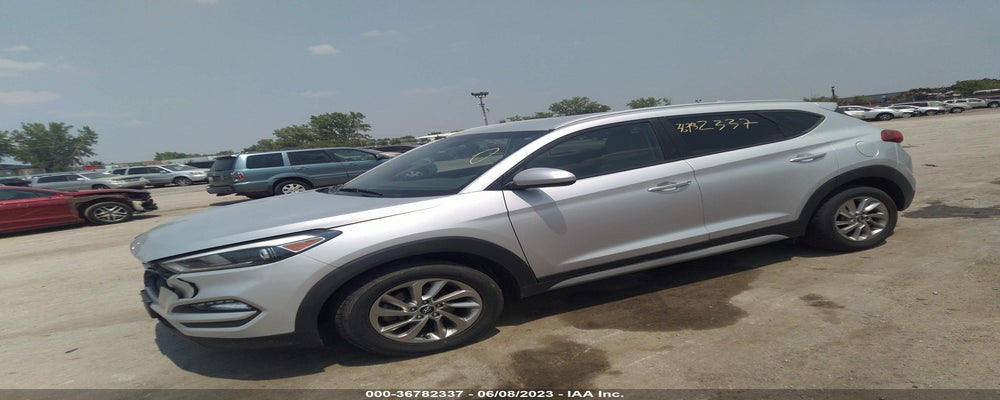 KM8J33A48JU676779 2018 HYUNDAI TUCSON photo no. 2