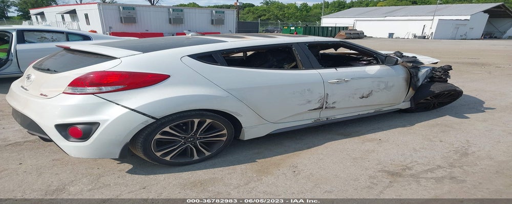 KMHTC6AE5GU272768 2016 HYUNDAI VELOSTER photo no. 4
