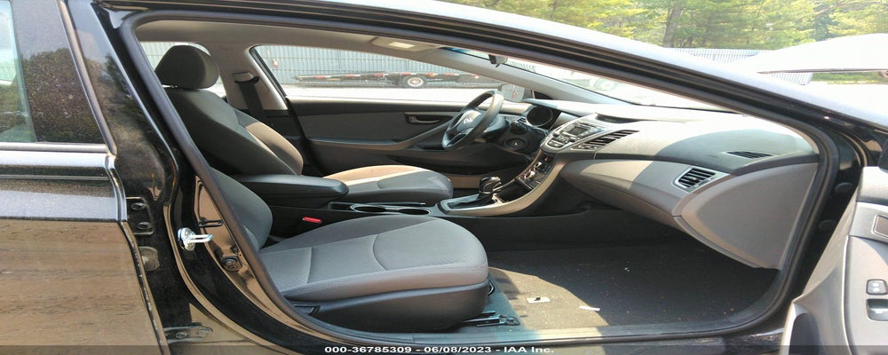 5NPDH4AE2GH796565 2016 HYUNDAI ELANTRA photo no. 5