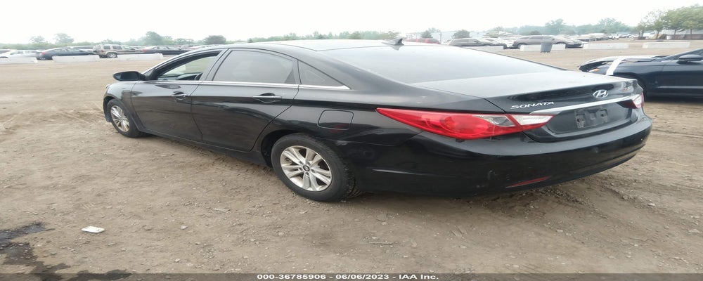 5NPEB4AC4BH265946 2011 HYUNDAI SONATA photo no. 3