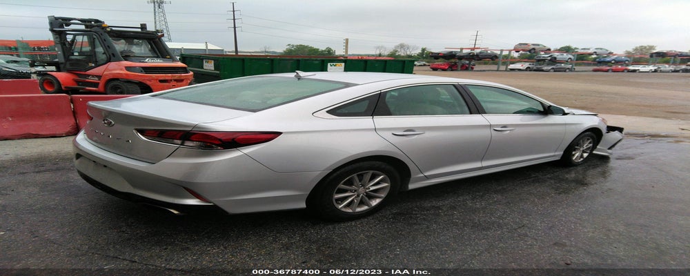 5NPE24AF0JH721143 2018 HYUNDAI SONATA photo no. 4
