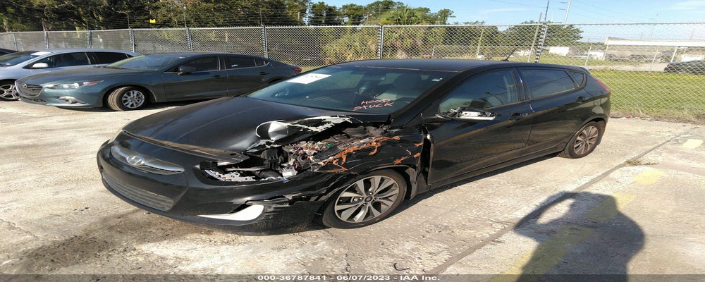 KMHCU5AE3FU232890 2015 HYUNDAI ACCENT photo no. 2