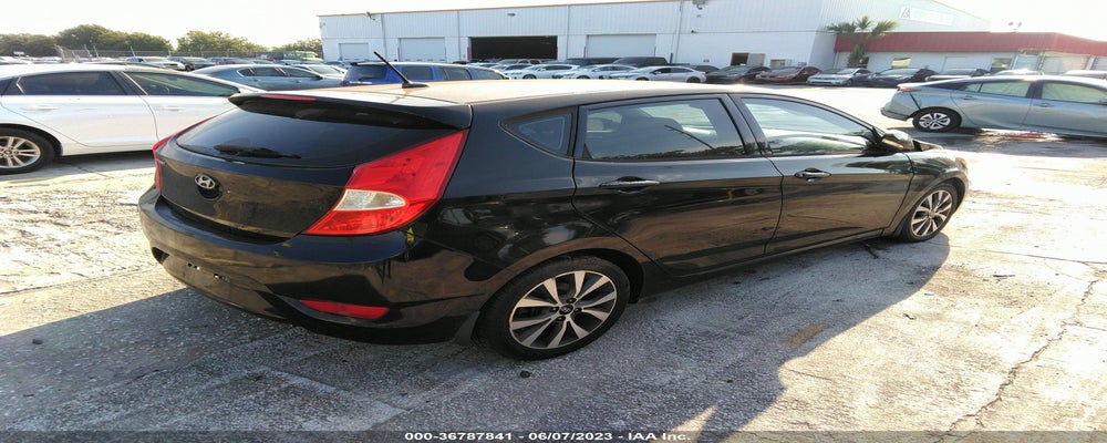 KMHCU5AE3FU232890 2015 HYUNDAI ACCENT photo no. 4
