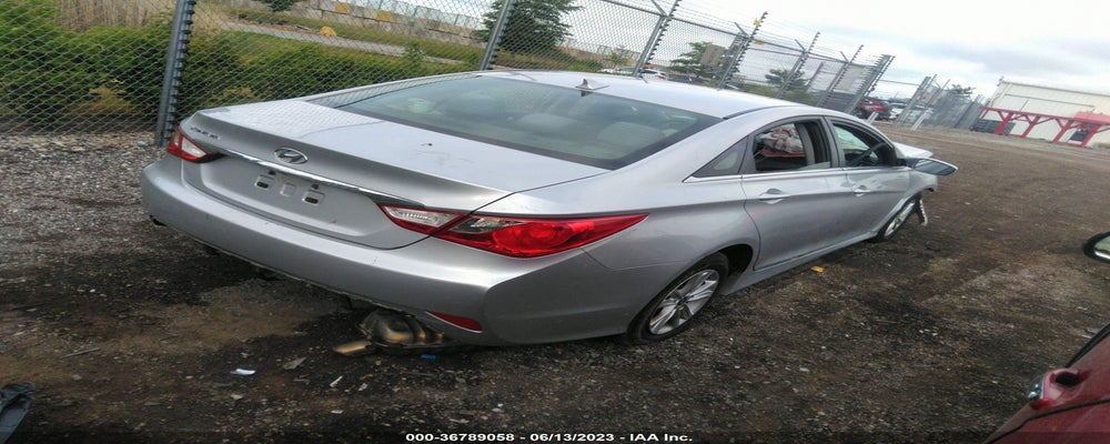 5NPEB4AC1EH835700 2014 HYUNDAI SONATA photo no. 4