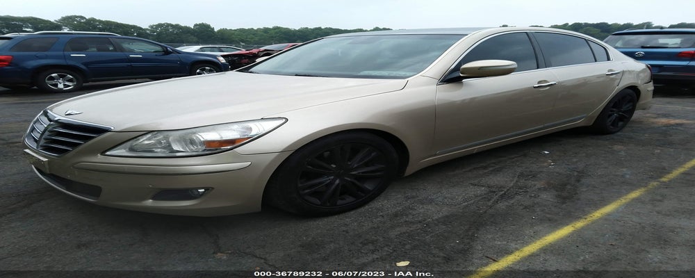 KMHGC4DF1BU139511 2011 HYUNDAI GENESIS photo no. 2