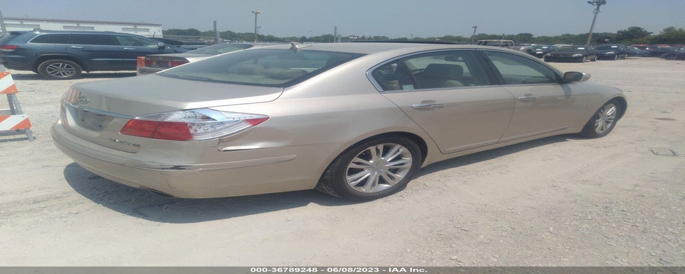 KMHGC4DF5AU070451 2010 HYUNDAI GENESIS photo no. 4