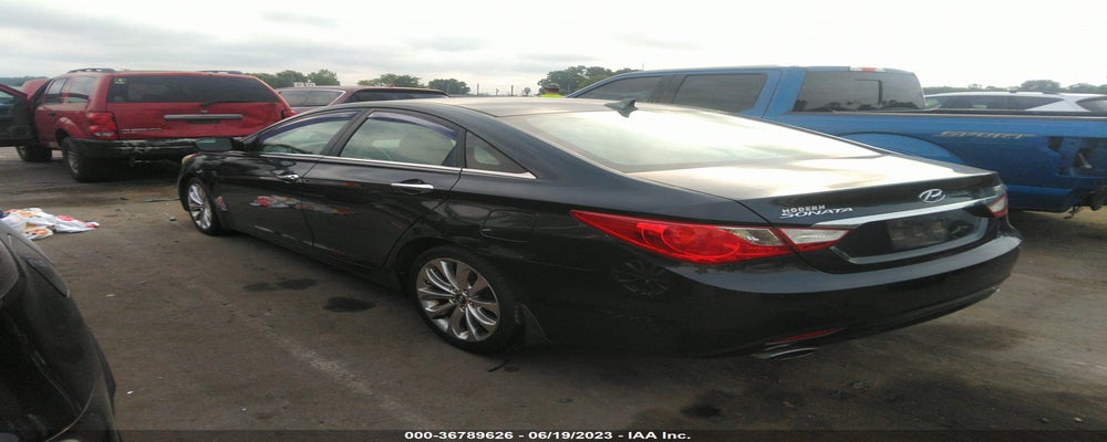 5NPEC4AB8BH226894 2011 HYUNDAI SONATA photo no. 3