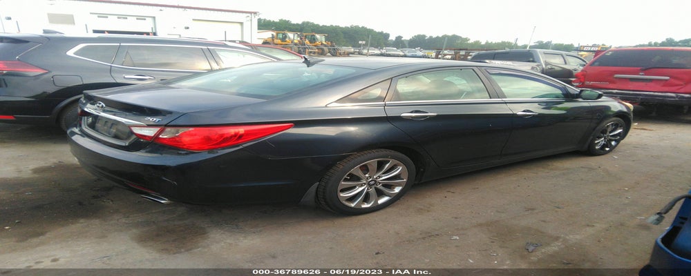 5NPEC4AB8BH226894 2011 HYUNDAI SONATA photo no. 4