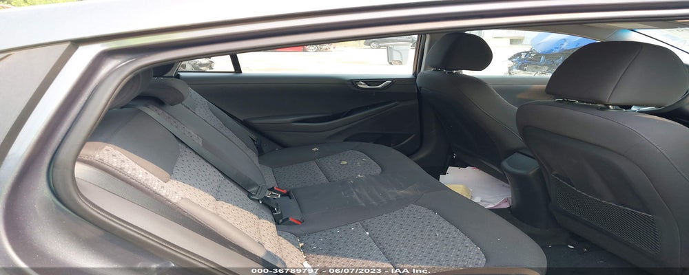 KMHC65LC5JU096261 2018 HYUNDAI IONIQ HYBRID photo no. 8